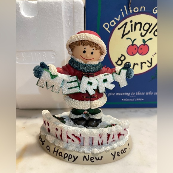 Zingle Berry Merry Christmas Happy New Year Figurine - Picture 1 of 10